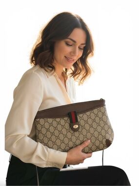 GUCCI GG Supreme Coated Canvas w Sherry Webbing Convertible Bag